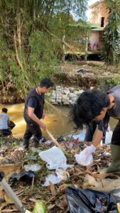 LINE_ALBUM_Clean Up Bantara Sungai Cikeruh_230805_1